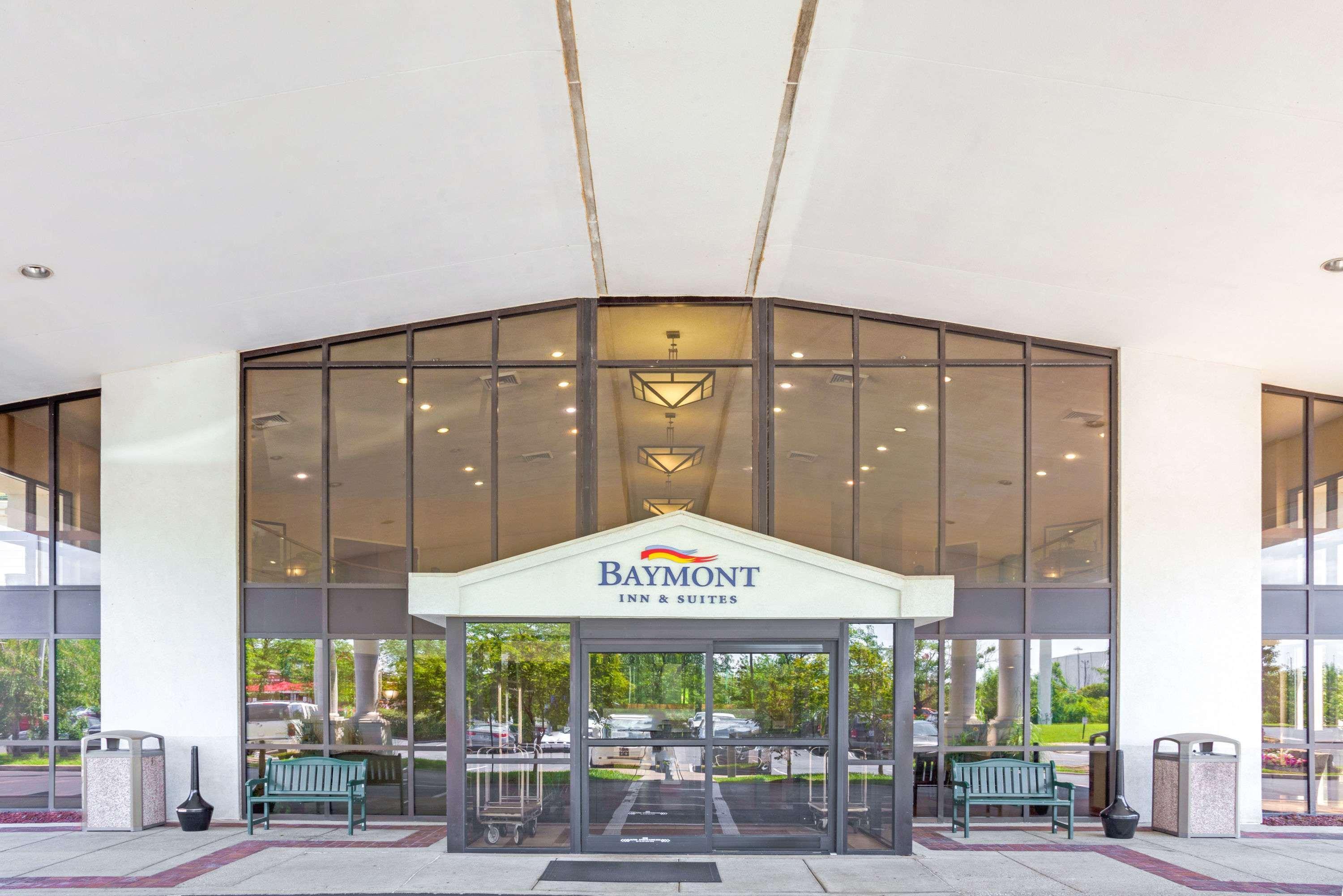 Baymont By Wyndham Louisville Airport South Екстер'єр фото